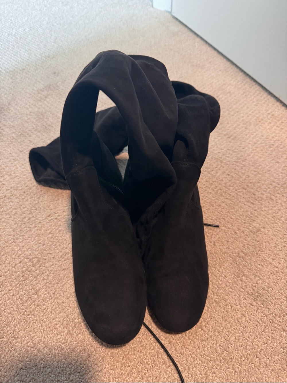 Women’s black surf boots size 10
